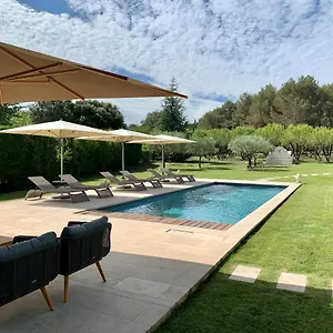 Le Jardin Des Amandiers Bed & Breakfast Châteaurenard