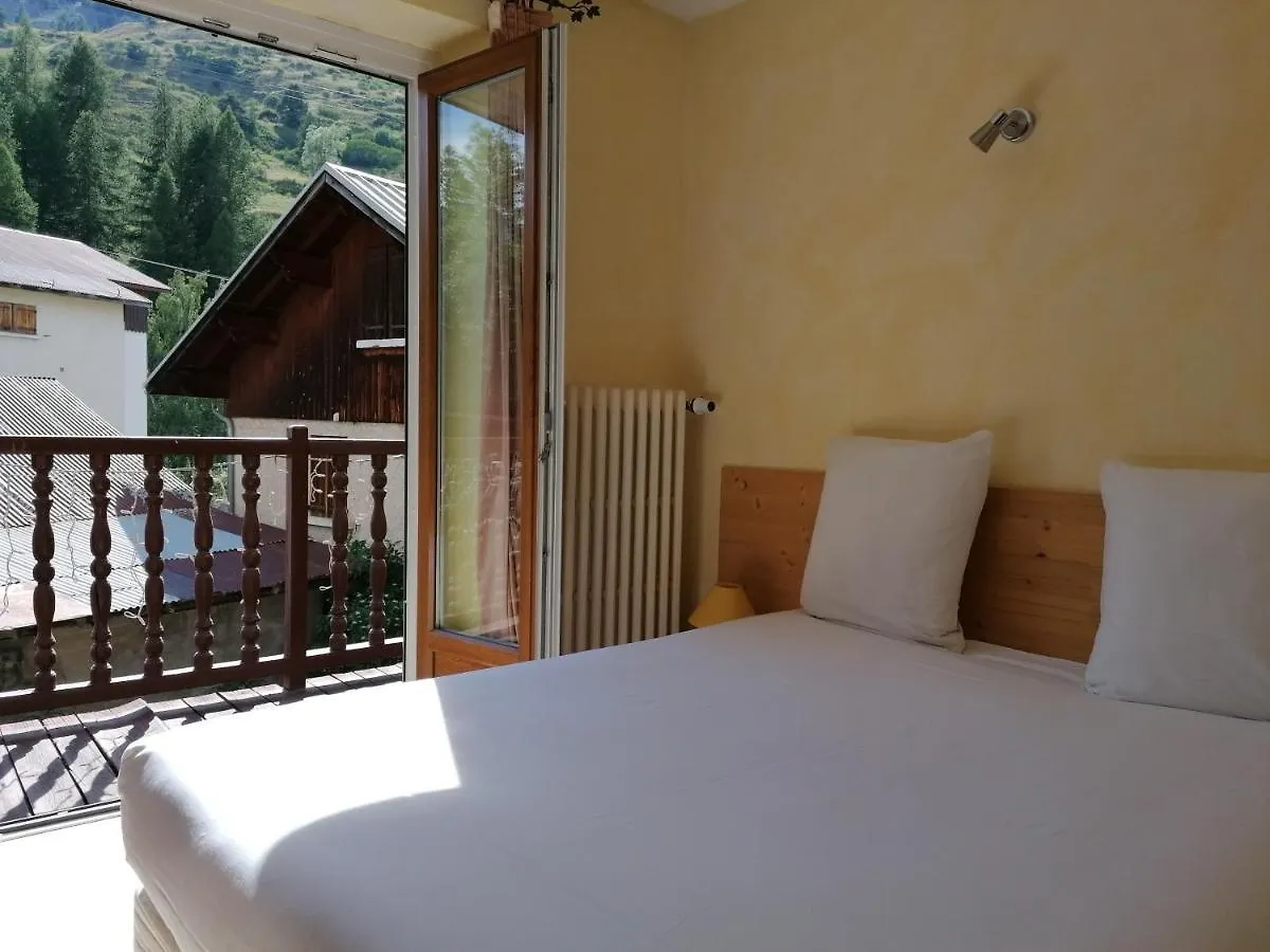 Hôtel Le Lievre Blanc Vars  Hotel Vars (Hautes-Alpes)